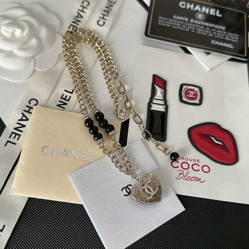 Chanel necklace 1lyx93